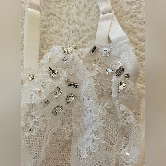 Victorias Secret Designer Collection Swarovski Crystal White Lace Unlined Set
